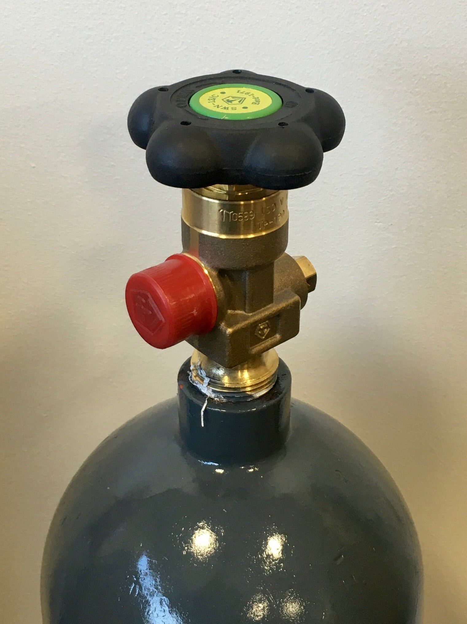 CO2 Cylinder - Reconditioned & Certified Steel 7 lb (3.2kg) Cylinder - All Things Fermented | Home Brew Supplies Shop Wellington Kapiti NZ